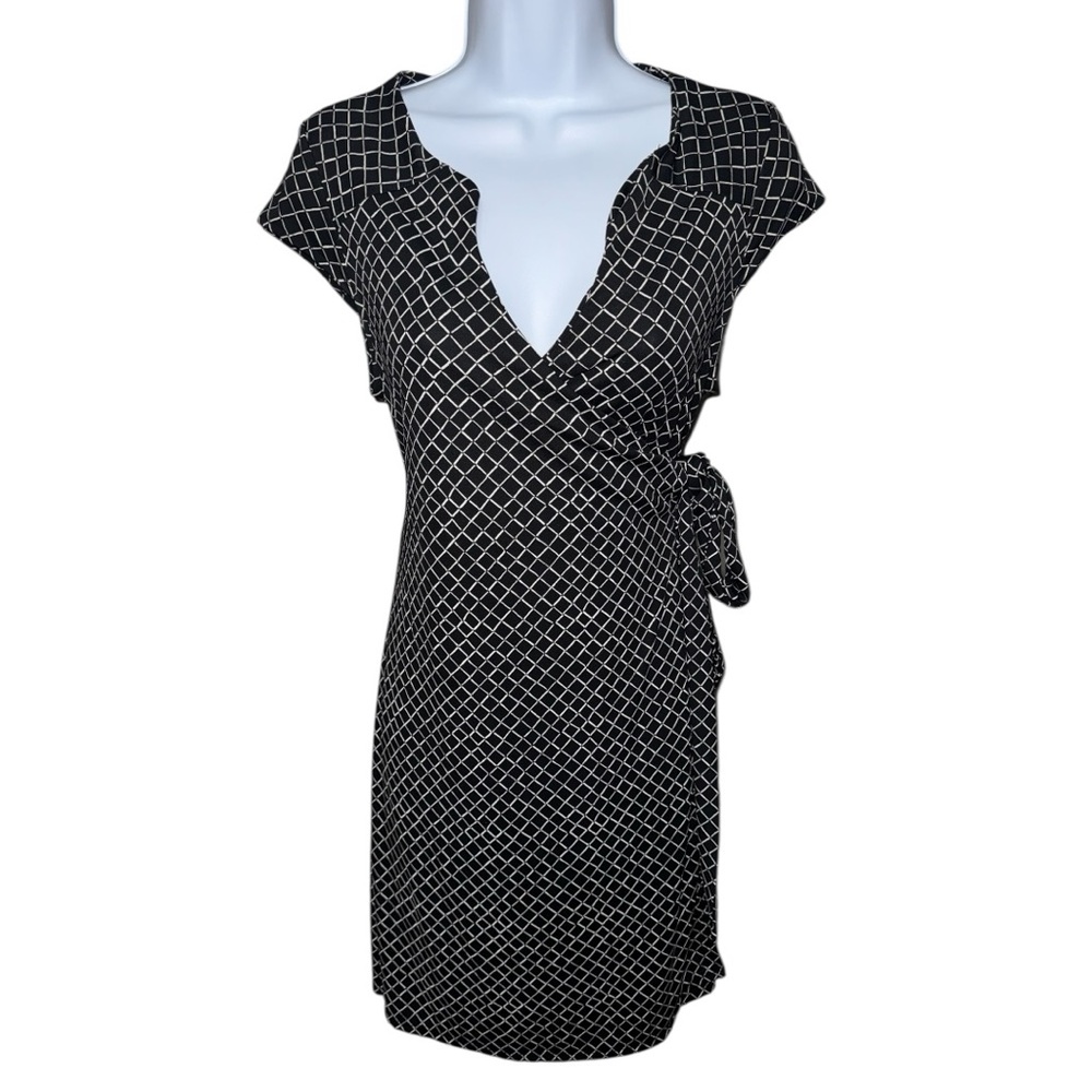 Women’s The Limited Black/White V Neck Business Casual Dress - S
